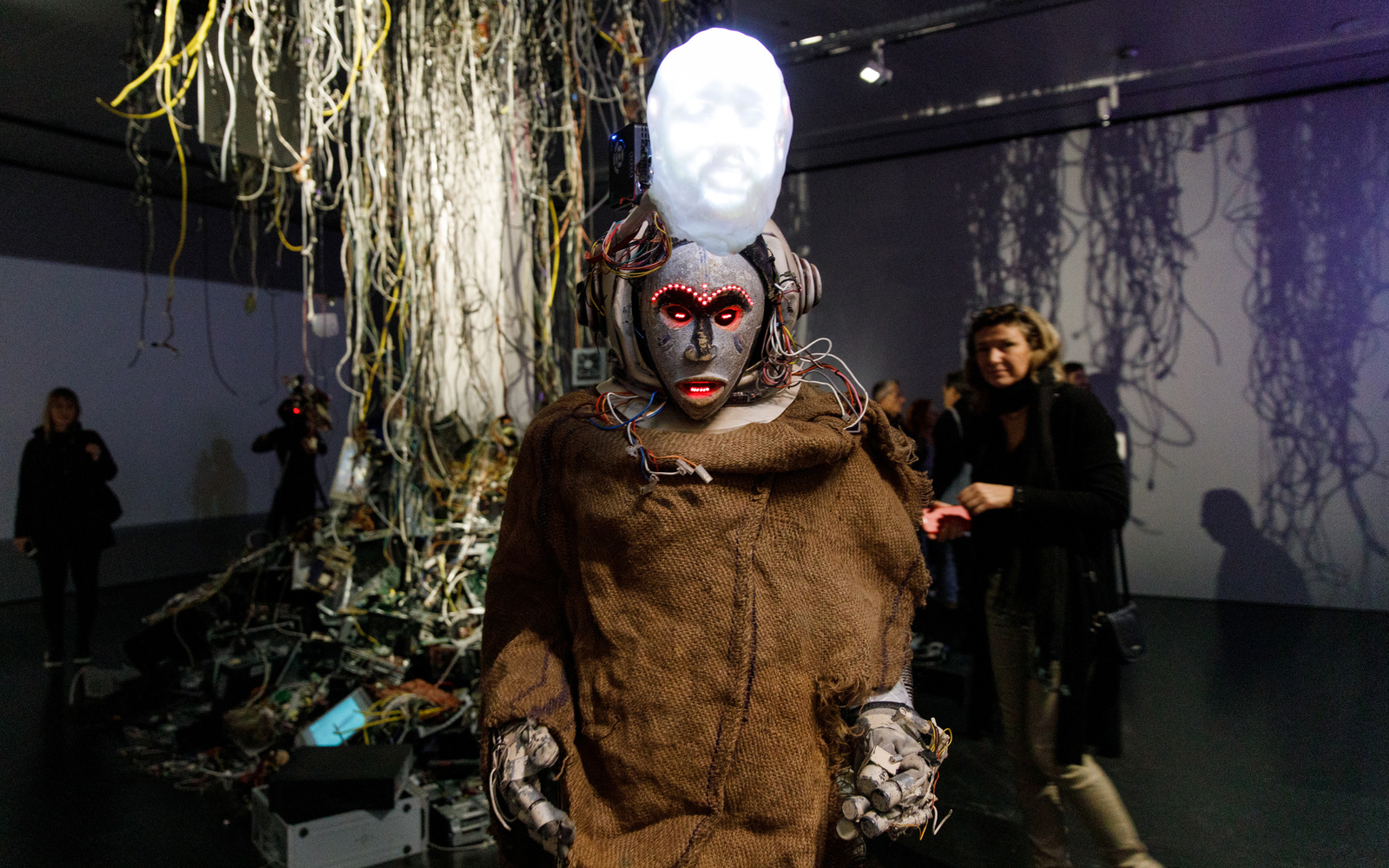 Impression der Ausstellungseröffnung »Digital Imaginaries – Africas in Production«