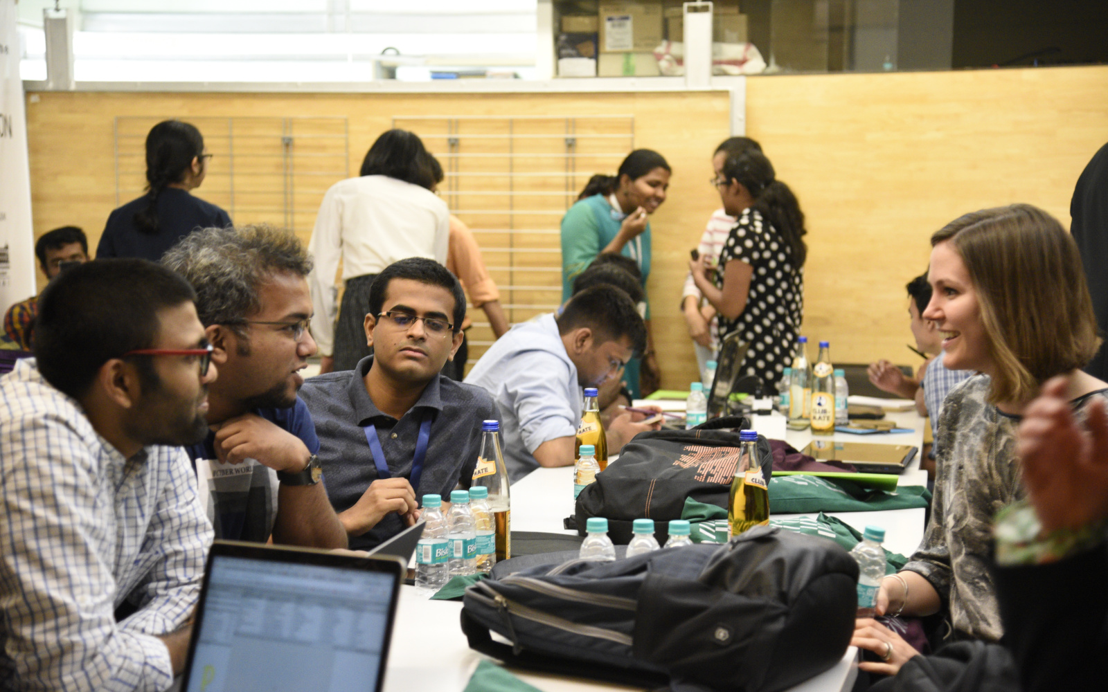 Teilnehmer des Coding Culture Hackathons in Mumbai.
