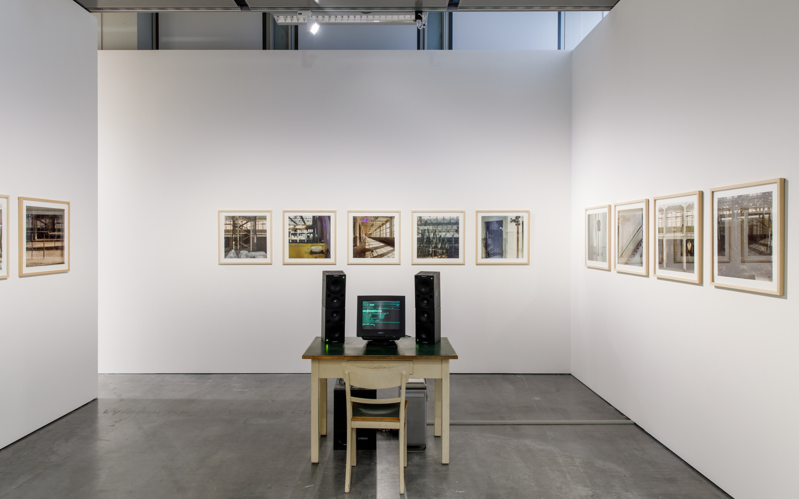 Eine Installation der Ausstellung »Writing the History of the Future«