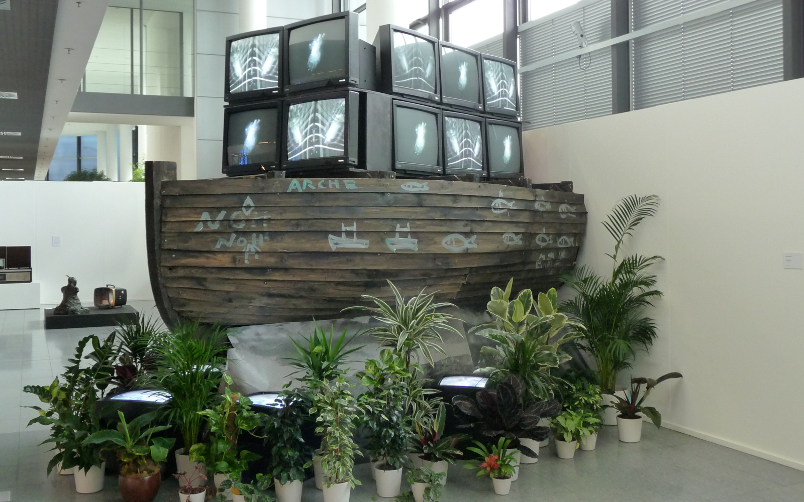 Exhibition view "Nam June Paik"