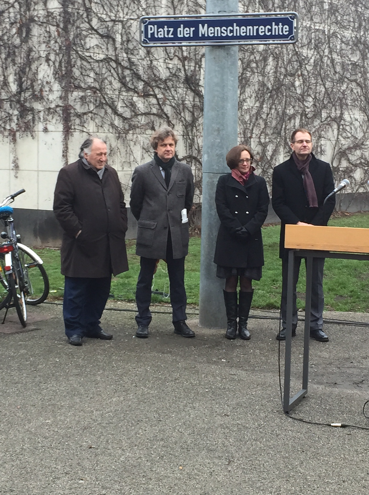 OB Mentrup, Weibel, C.Devaux unter dem neuen Schild ...