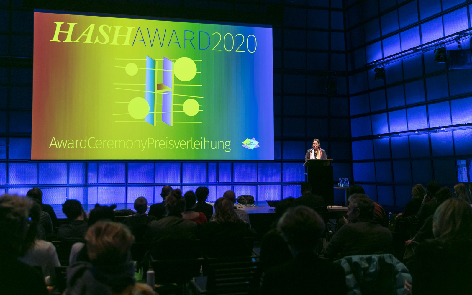 Die Preisverleihung des HASH Award 2020 mit Elke aus dem Moore, Direktorin der Akademie Schloss Solitude