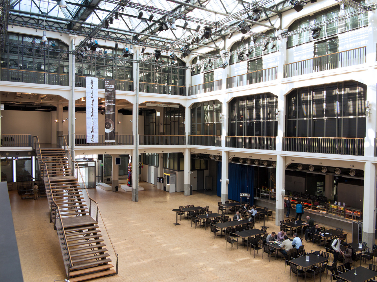 Das ZKM_Foyer