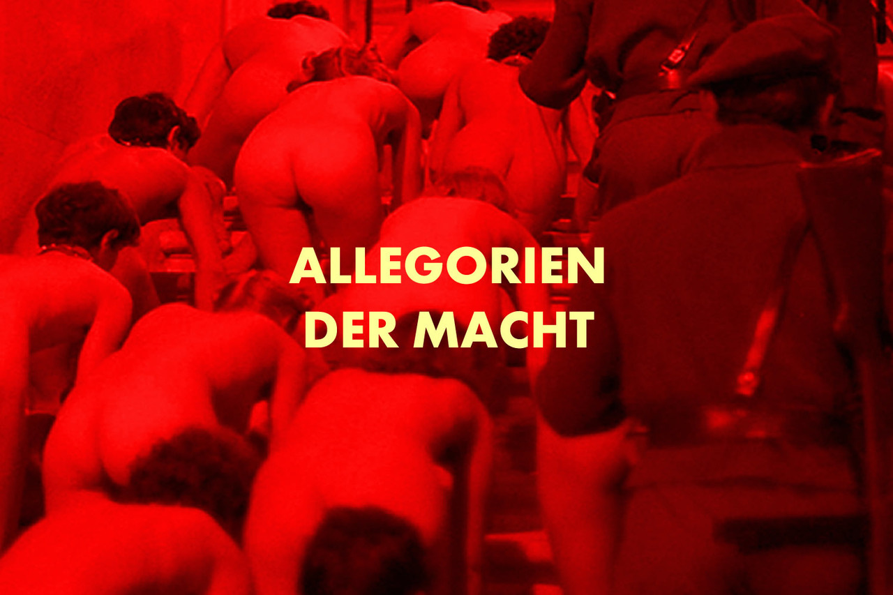 Das Bild ist schwarz-rot. Links sind unbekleidete Personen zu sehen, die gebückt eine Treppe hochsteigen. Rechts sind Soldaten zu sehen.