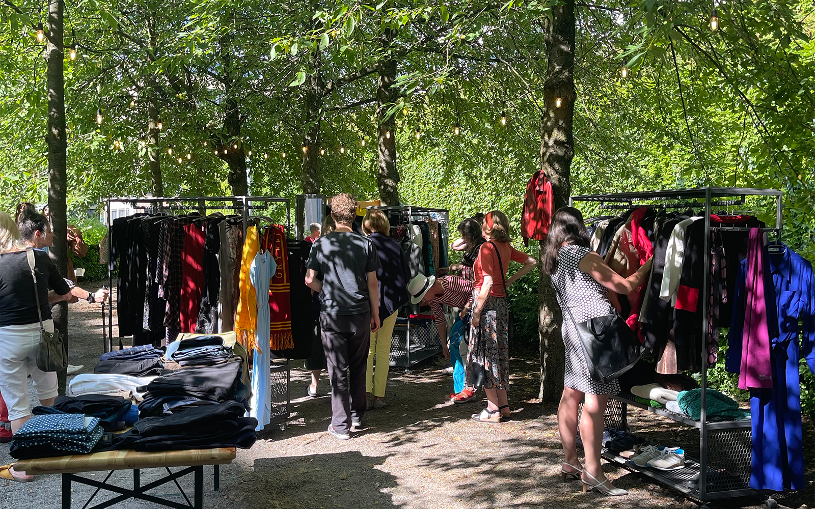 Ein Flohmarkt im Grünen