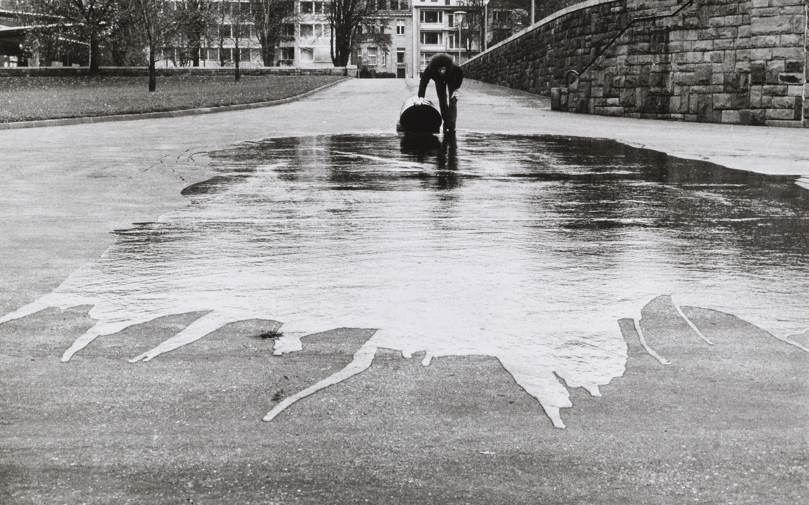 Während der Dreharbeiten zu Klaus Rinkes Beitrag für ›IDENTIFICATIONS‹ (II. Fernsehausstellung der Fernsehgalerie Gerry Schum