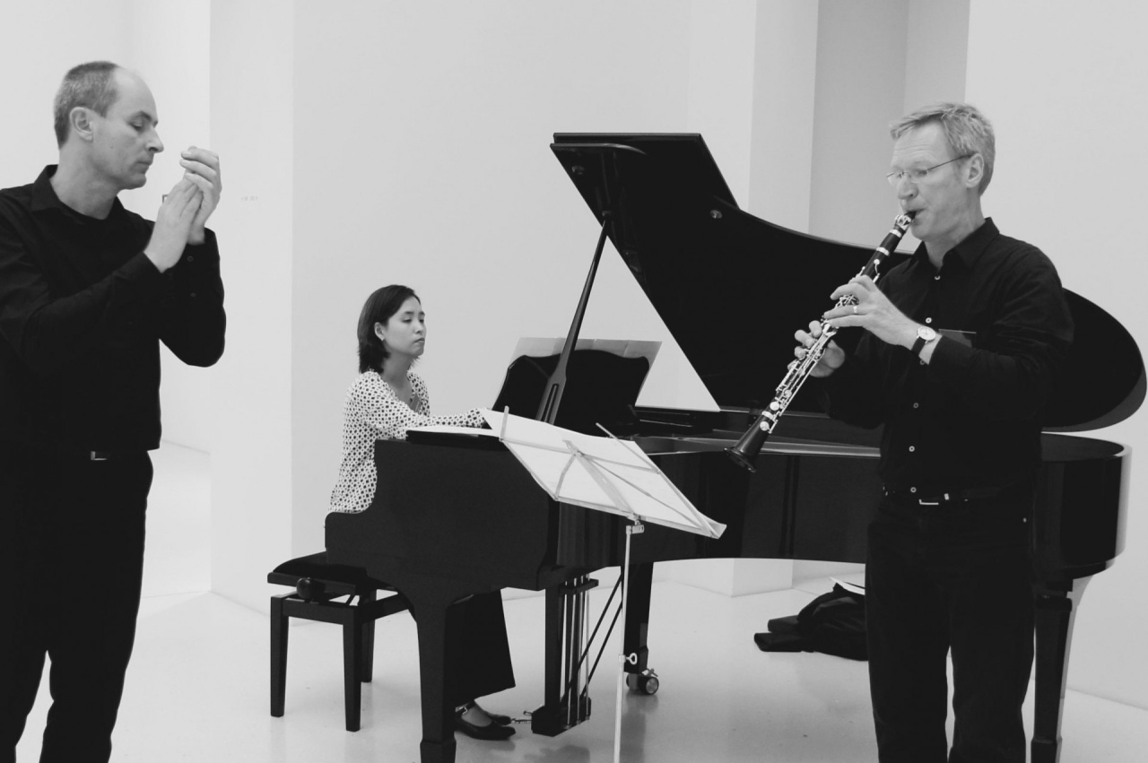 Trio Omphalos