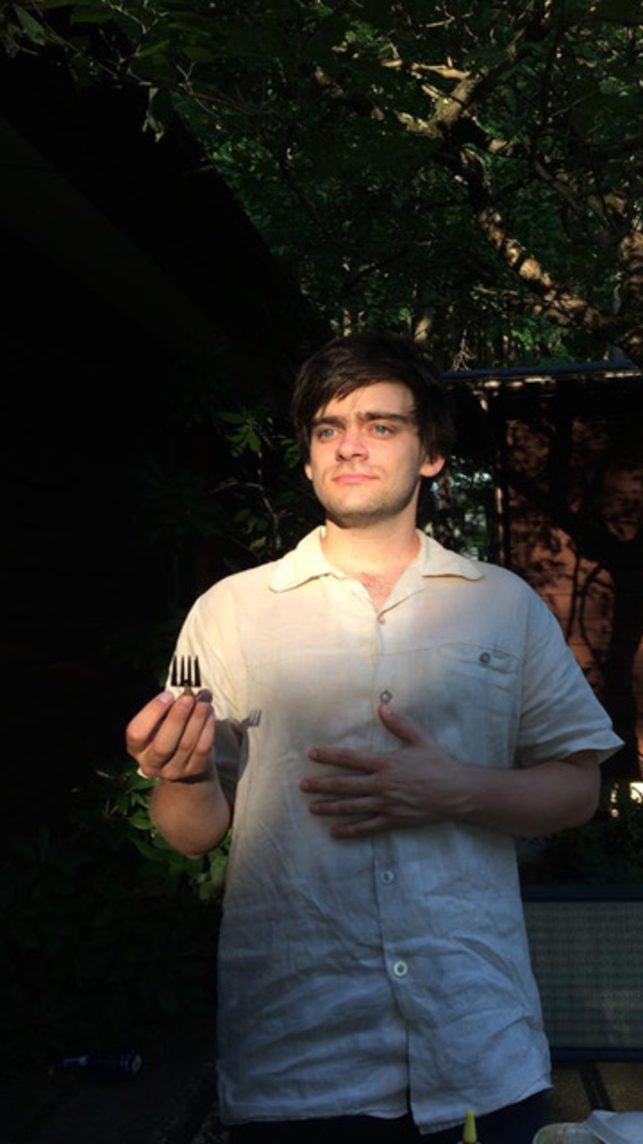 The picture shows a portrait photo of a person.