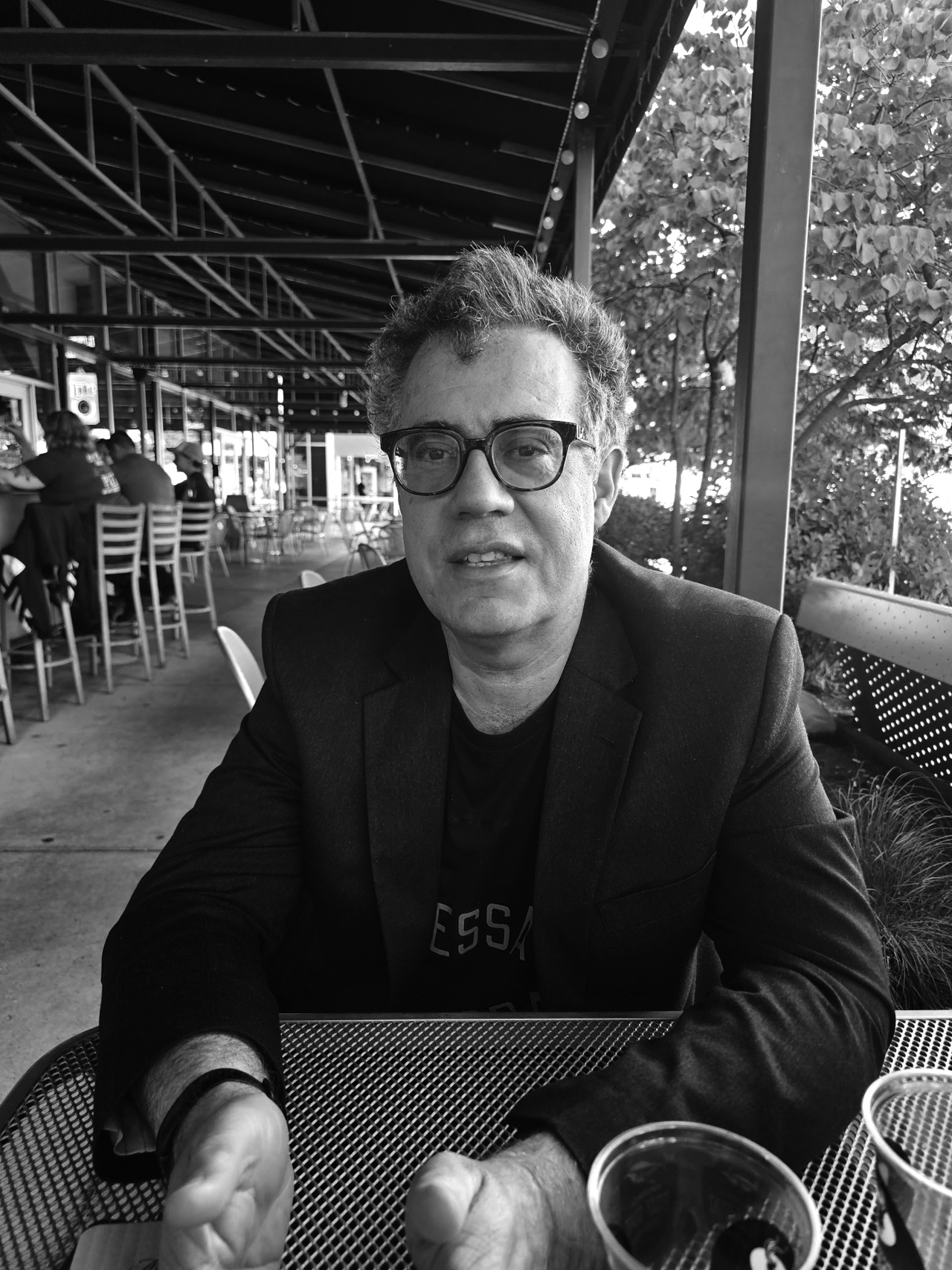 Zu sehen ist ein Portraitfoto von Thomas Haigh.