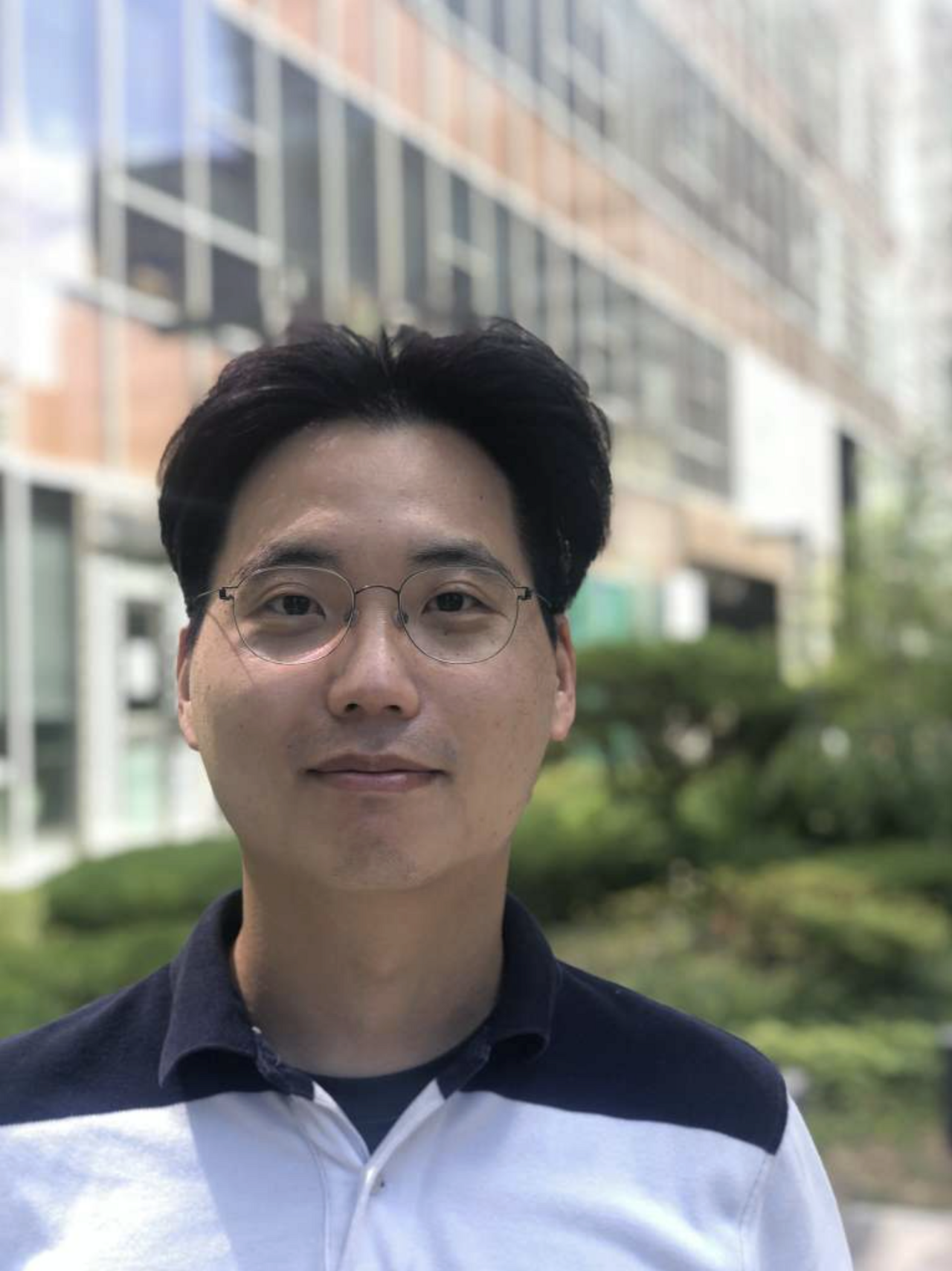 Zu sehen ist ein Portraitfoto von Kwangrae Kim. 