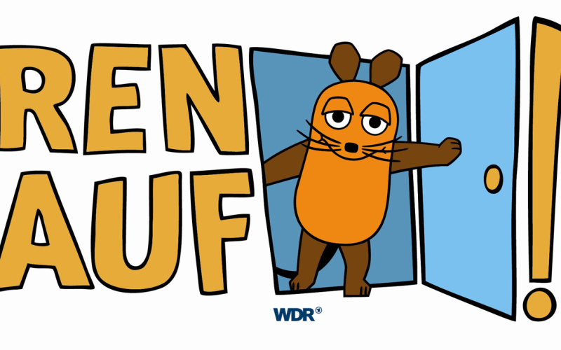 The mouse opens a blue door. In addition, "Doors open" is in yellow letters.