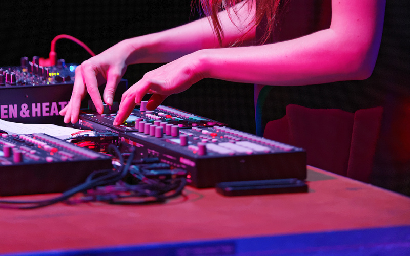 The photo shows musician and producer Laurel Halo during her performance at festival »sonic experiments« in July 2015.