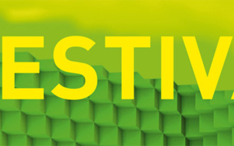 Gelbe Schrift auf grünem Grund: 3D-Festival