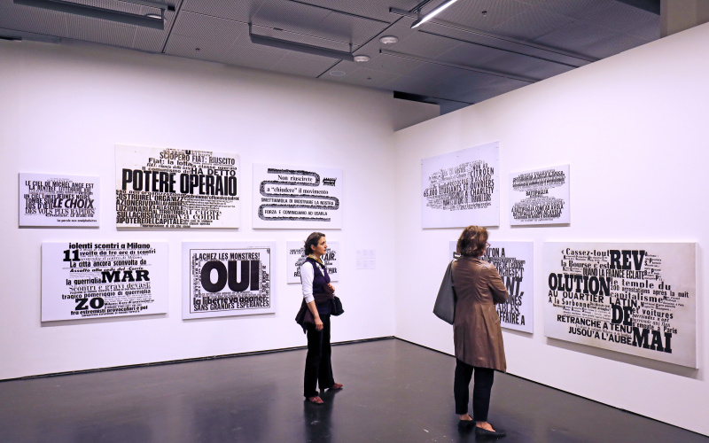 Visitors of the opening of the exhibition series »Poetic Expansions«