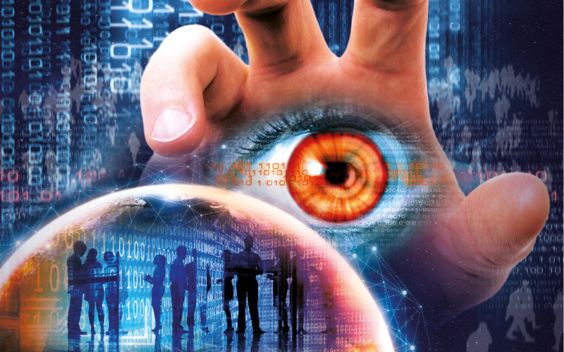Eine Hand greift nach einer Menge von menschen, die verschiedene digitale Endgeräte benutzen. In der Handfläche ist ein Auge abgebildet. Im Hintergrund rattern Zahlenreihen durch das Bild.