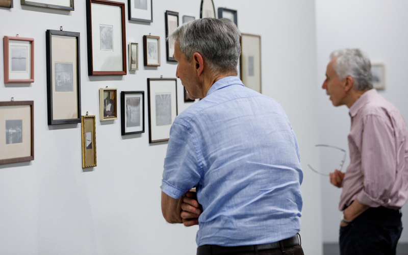 Blick in die Ausstellung »Dieter Hacker. Alle Macht den Amateuren«