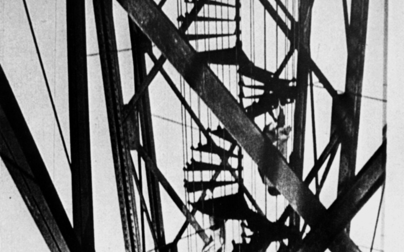 Still from the black and white film "Alter Hafen in Marseille" by Moholy-Nagy from the 1930s.