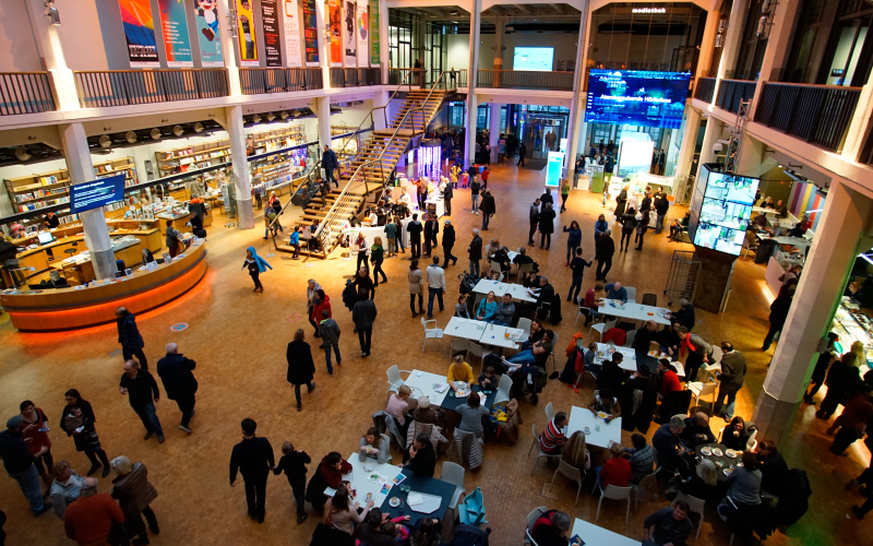 Blick in das ZKM Foyer 