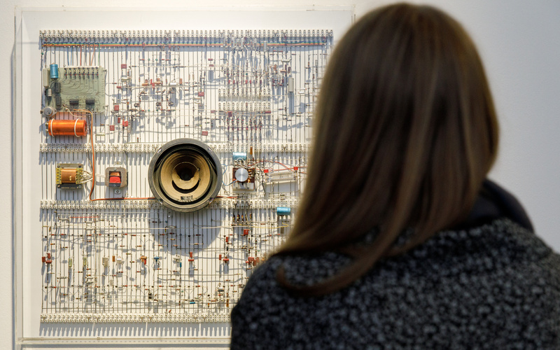 Blick in die Ausstellung »Kunst in Bewegung. 100 Meisterwerke mit und durch Medien«