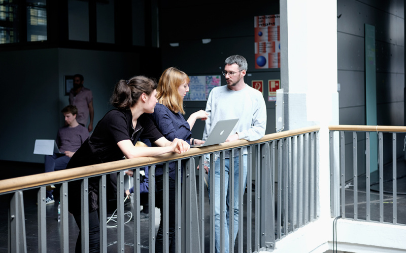 Critical Zones Forschungsseminar an der Staatlichen Hochschule für Gestaltung Karlsruhe (HfG) während der Session im Mai 2018