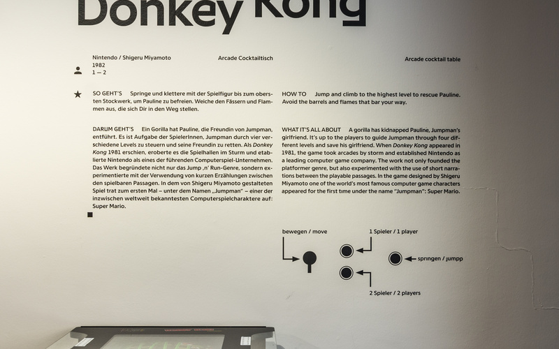 »Donkey Kong« cocktail table in the exhibition »zkm_gameplay. the next level«
