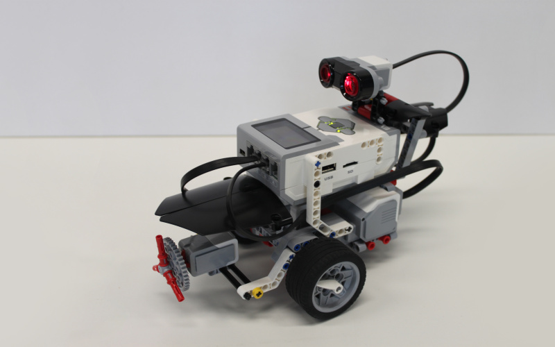 A robot of Lego Mindstorms