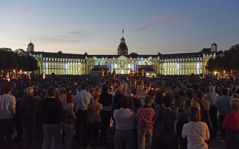 Videoprojektionen auf dem Karlsruher Schloss