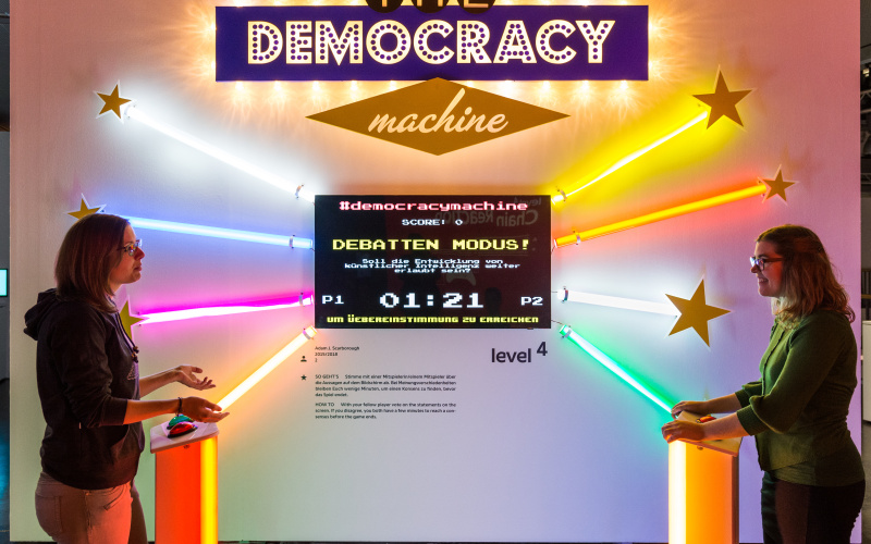 Two players playing »The Democracy Machine!«