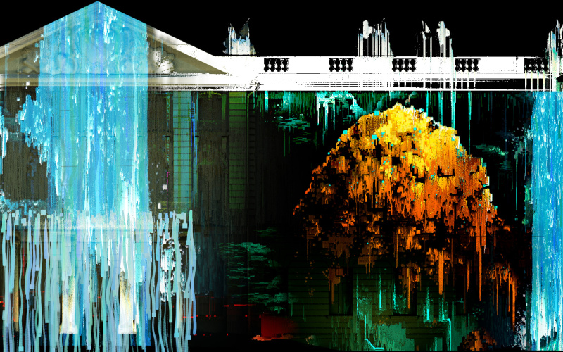 Das Bild zeigt eine Schlossfassade, über deren Mittelteil sich drei Wasserfälle ergießen. Links und rechts verdecken herbstliche Laubbäume die Mauern.