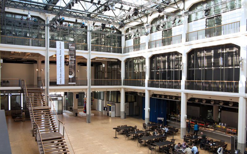 Das ZKM_Foyer