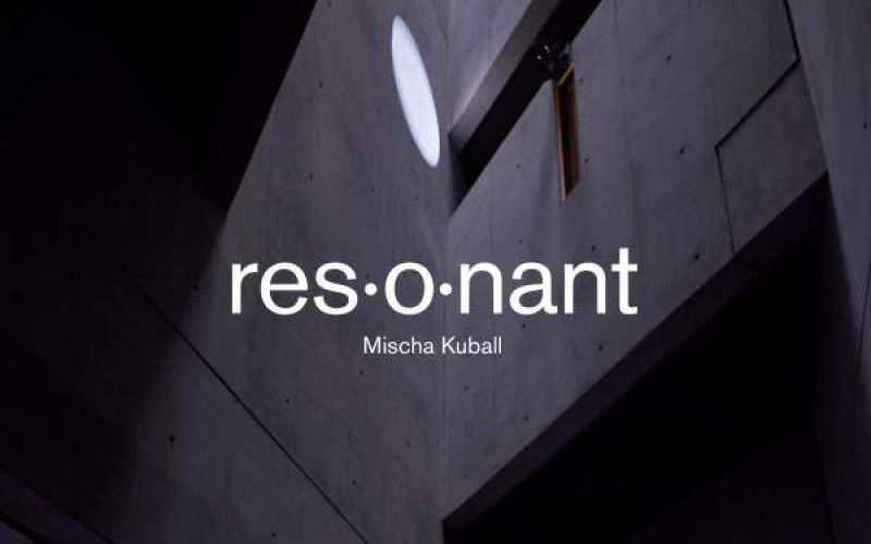 Zu sehen ist das Cover von Mischa Kuballs »res·o·nant«