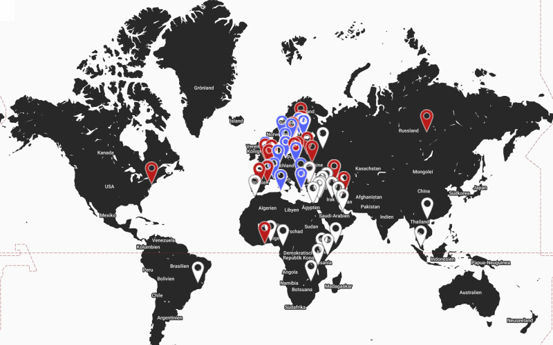 Zu sehen ist eine schwarz-weiße Weltkarte mit Markierungen von AR-Residencies, Artists und Veranstaltungen