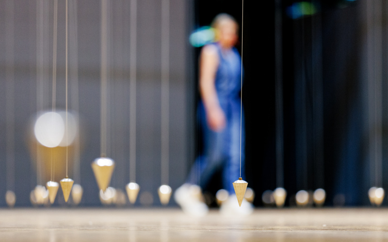 William Forsythe, »Nowhere and Everywhere at the Same Time, No.2« (2013) im ZKM | Karlsruhe, 2023.