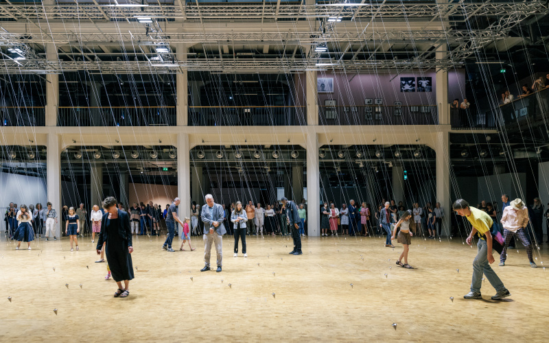 William Forsythe, »Nowhere and Everywhere at the Same Time, No.2« (2013) im ZKM | Karlsruhe, 2023.