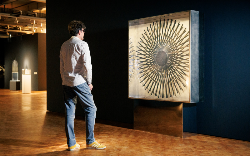 Heinz Mack, »Rotor für Lichtgitter II« (1968) in der Ausstellung »Mack im ZKM«, 2023.
