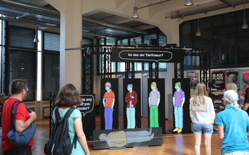 Cem A., Ausstellung im Foyer, I'm a TikTok dance consultant