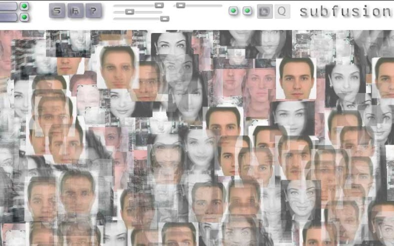 Zu sehen sind sich überlappende farbige und schwarz-weiße Fotos in einem Browserfenster, die Gesichter zeigen.  