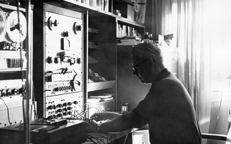 Harald Bode in his studio