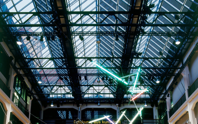 Lichtblitz [alternativer Titel: mosstrut zkm]