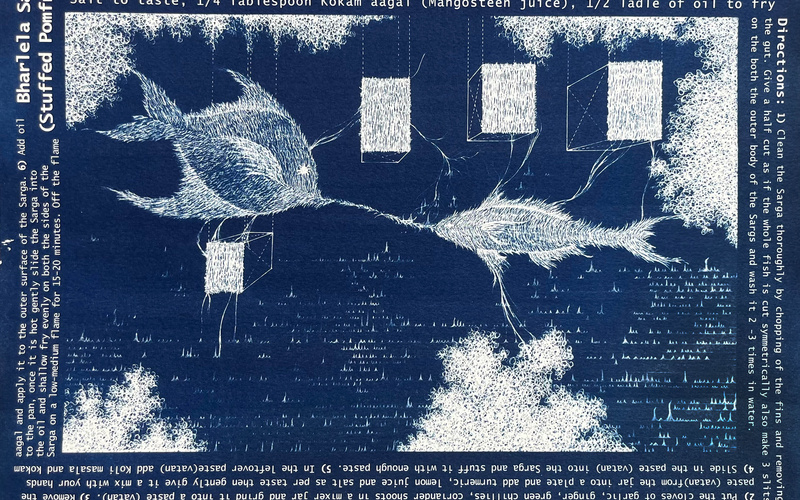 Eine blaue Cyanotypie (Druck) von Fischen.