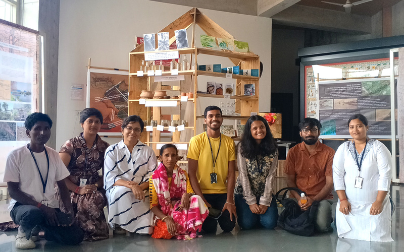 Ein Gruppenfoto des Kollektivs Disappearing Dialogues.