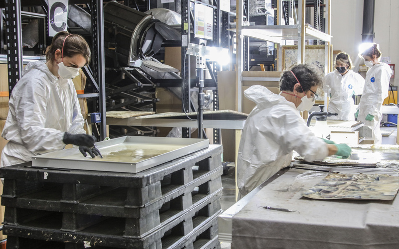 Restaurator:innen bei der Arbeit