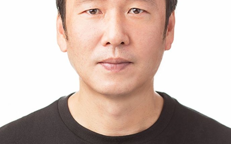 Zu sehen ist ein Portraitfoto von Dusu Choi.