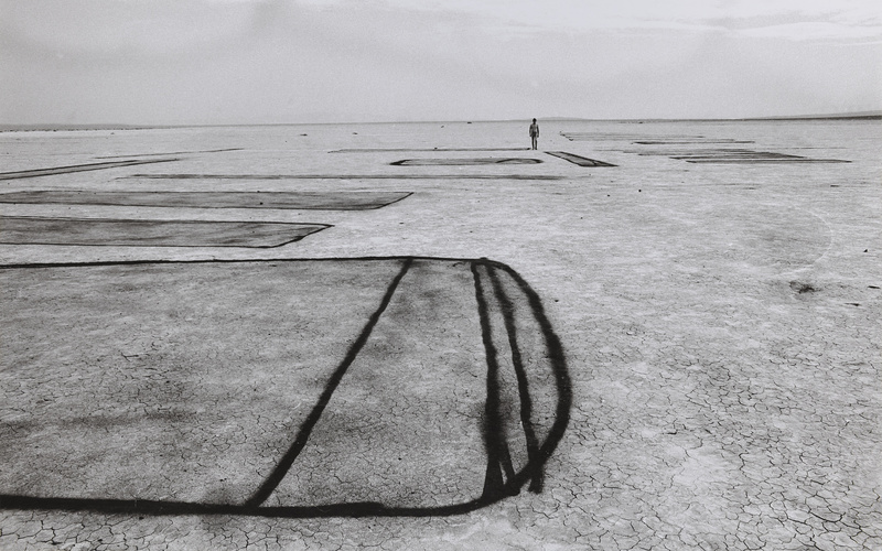Während der Dreharbeiten zu Michael Heizers  ›Coyote‹, Coyote Dry Lake, Kalifornien, USA, März 1969