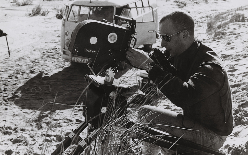 Gerry Schum bei den Dreharbeiten zu Marinus Boezems ›Sand Fountain‹, Camargue, Frankreich, Januar 1969