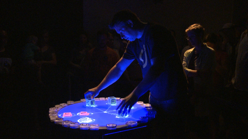 i4314_12_mmu_t_vh_cz_reactable_slamsession_blog0.jpg