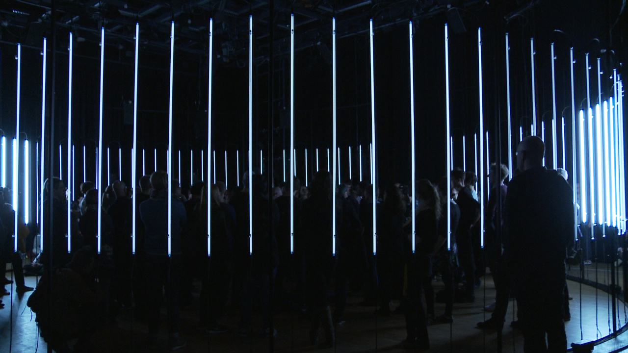 i5472_16_zkm_r_vr_cz_rasternoton_artisttalkopening_alles.00_02_56_20.standbild001.jpg