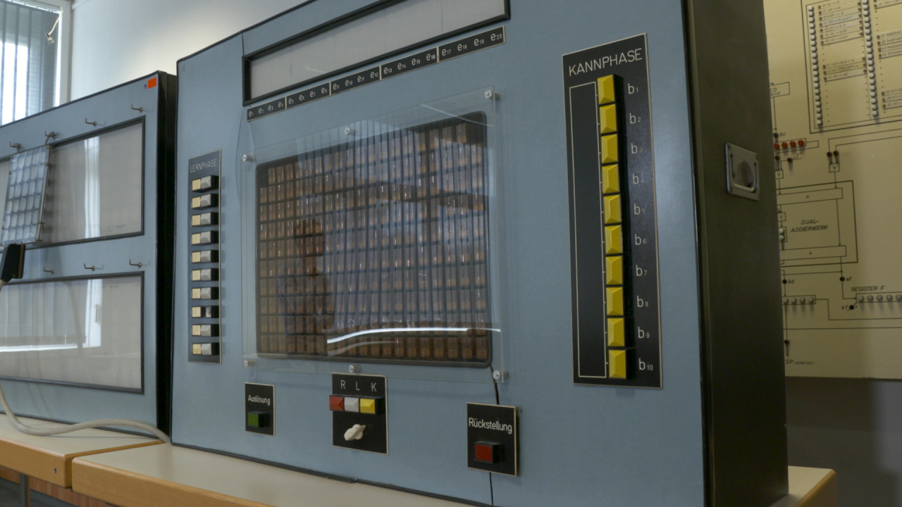 i6282_18_zkm_x_gp_ak_lernmatrix_ocii_still1.jpg