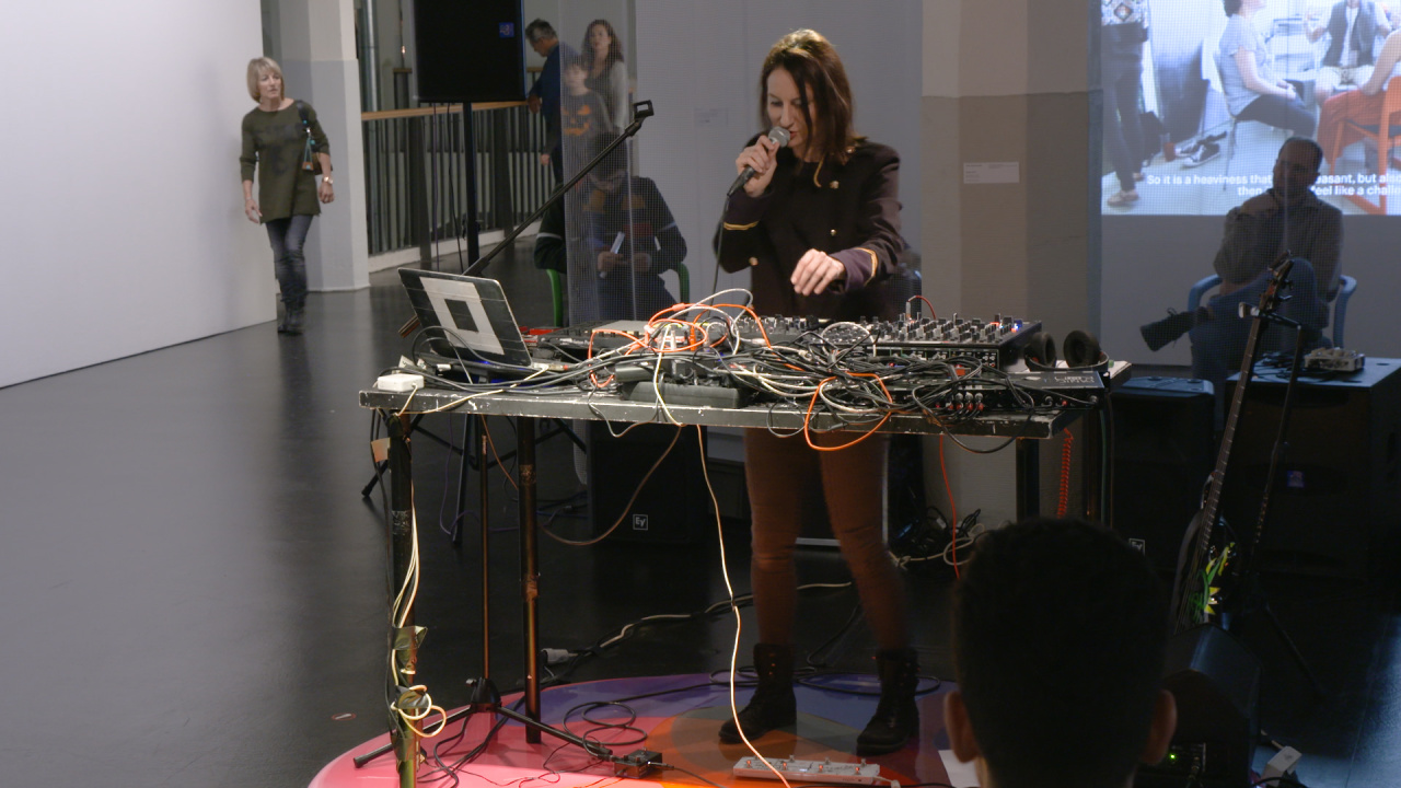 resonanzenlive_angietaylor.jpg