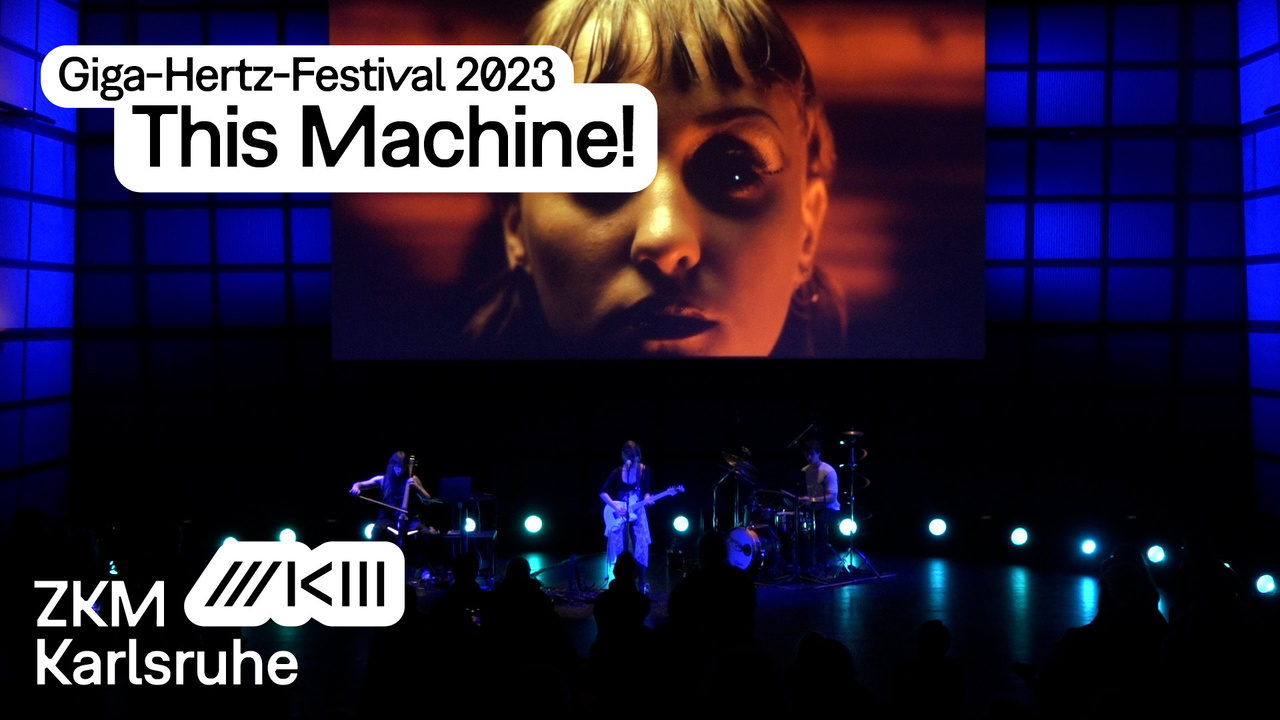 This Machine! performt auf der Bühne